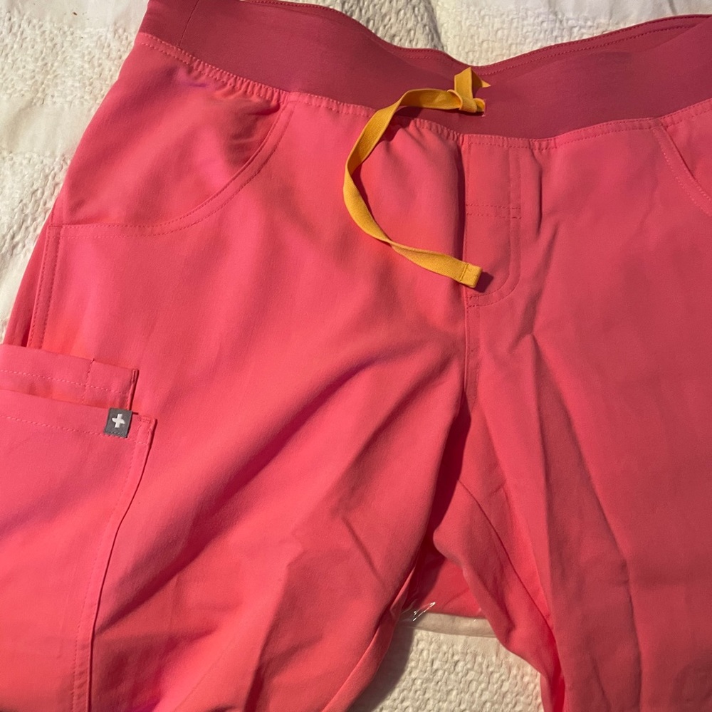 Figs scrub pants NEON PINK